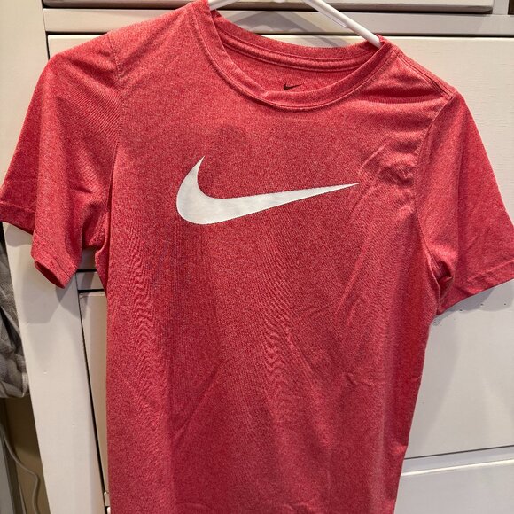 Nike T-Shirt - Picture 1 of 3